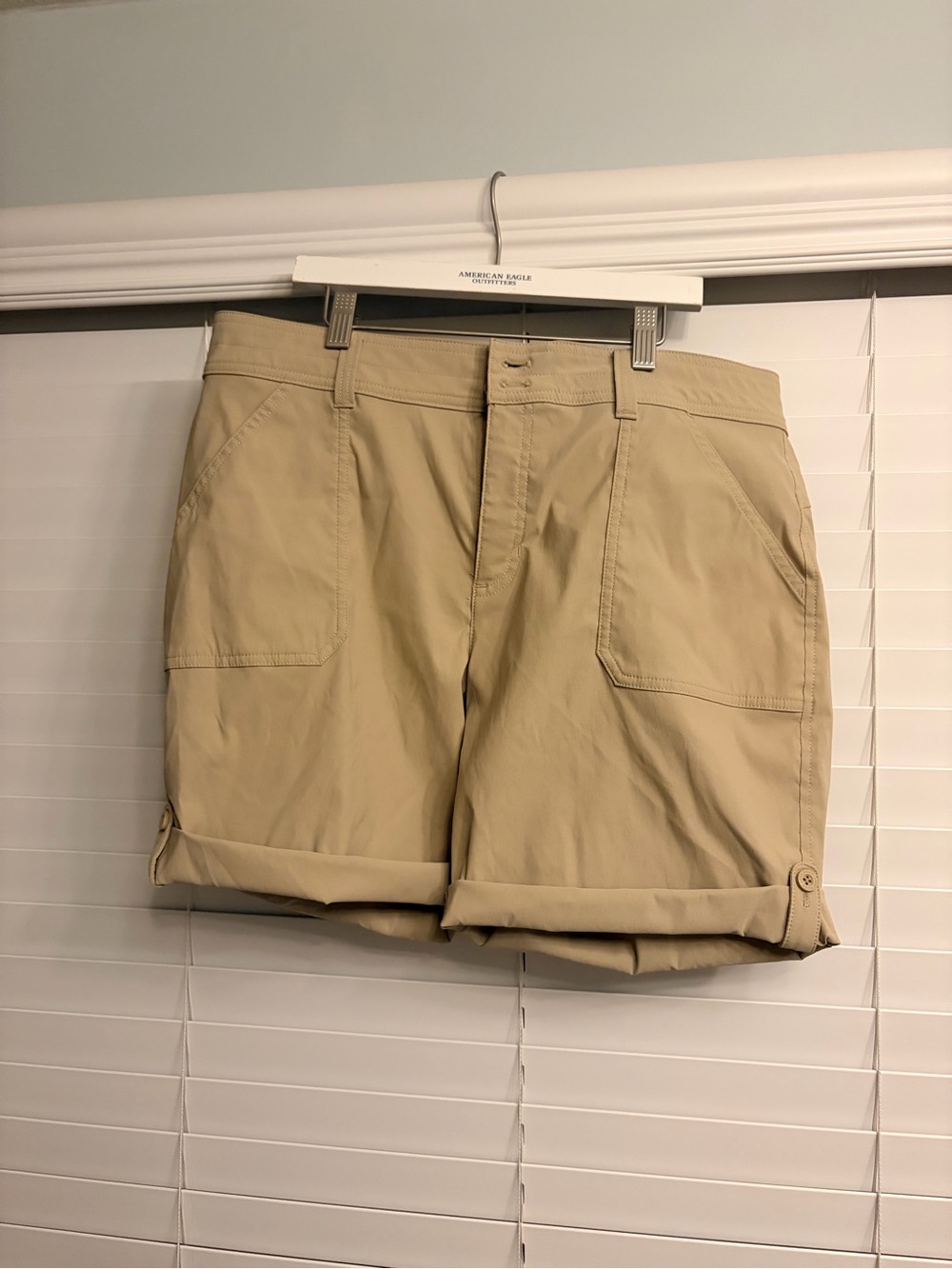 Eddie Bauer Tan Roll‑Cuff Hybrid Shorts